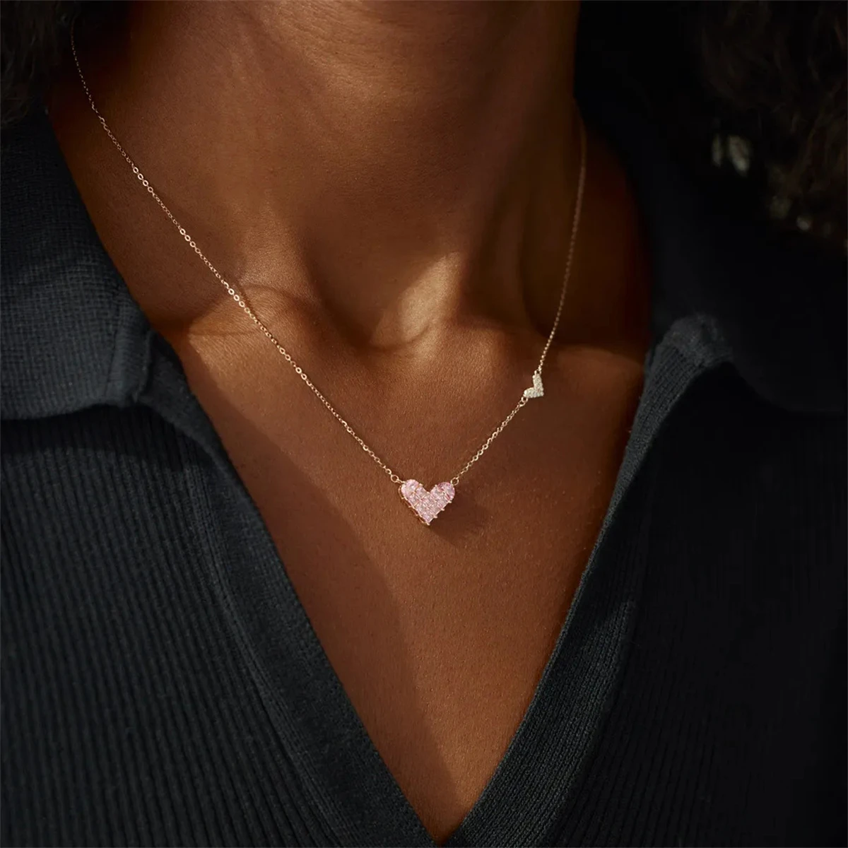 Pink heart-shaped zircon necklace, mother gives daughter holiday gift, plated with real gold for color preservation