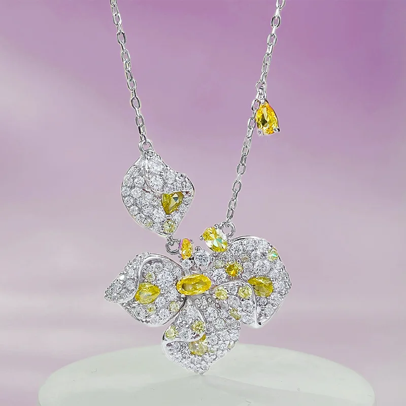 

2024 Spring/Summer New Rose Necklace 925 Silver 3 * 5 Yellow Diamond Fashion VersatileFlower Collar Chain Small and High Quality