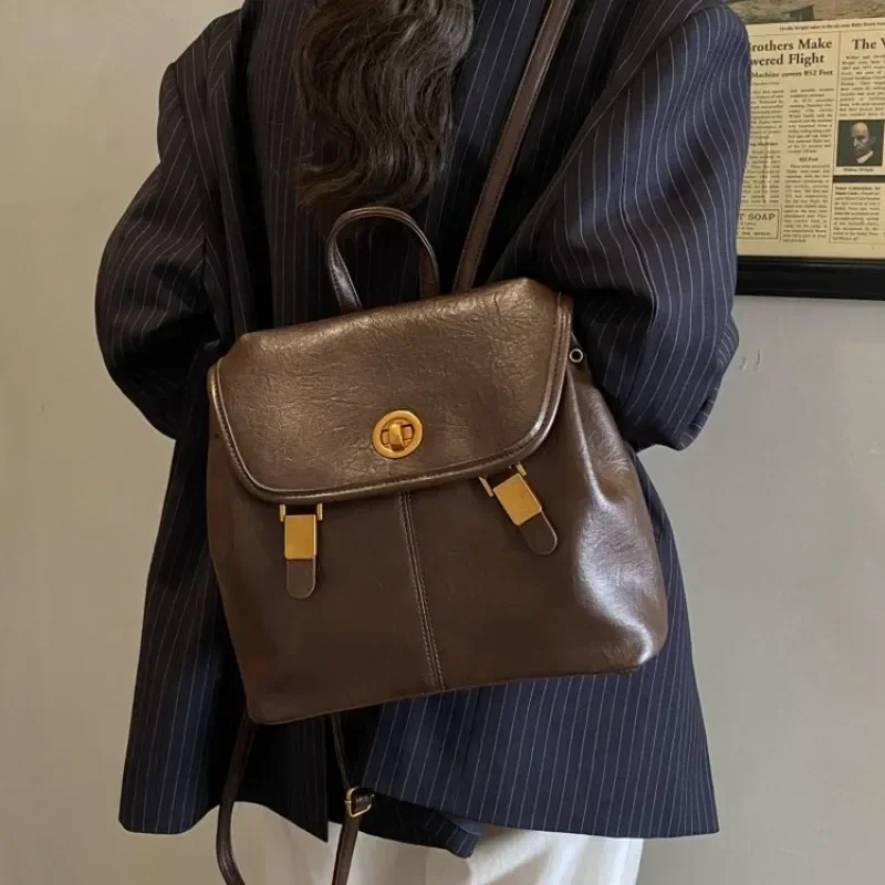 

Chic Elegant Simple Diaper Bags For Women Minimalist Luxury Shoulder Bag Large Capacity Leather Commuter Bag Vintage Solid Color