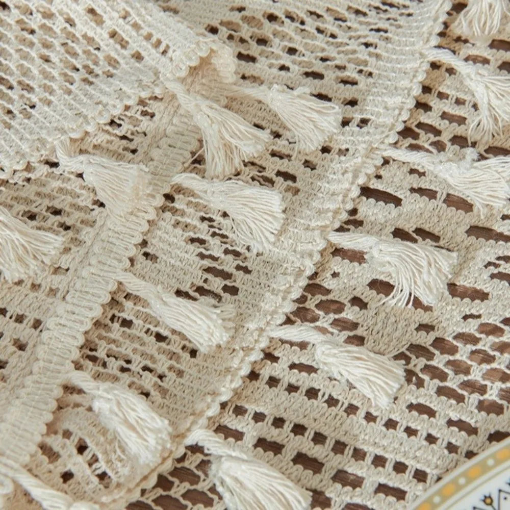 

Rectangular Hollowed Out Tablecloth Checkered Pattern Dust-Resistant Retro Tablecloth Dustproof Non-Slip Decorative Table Cover