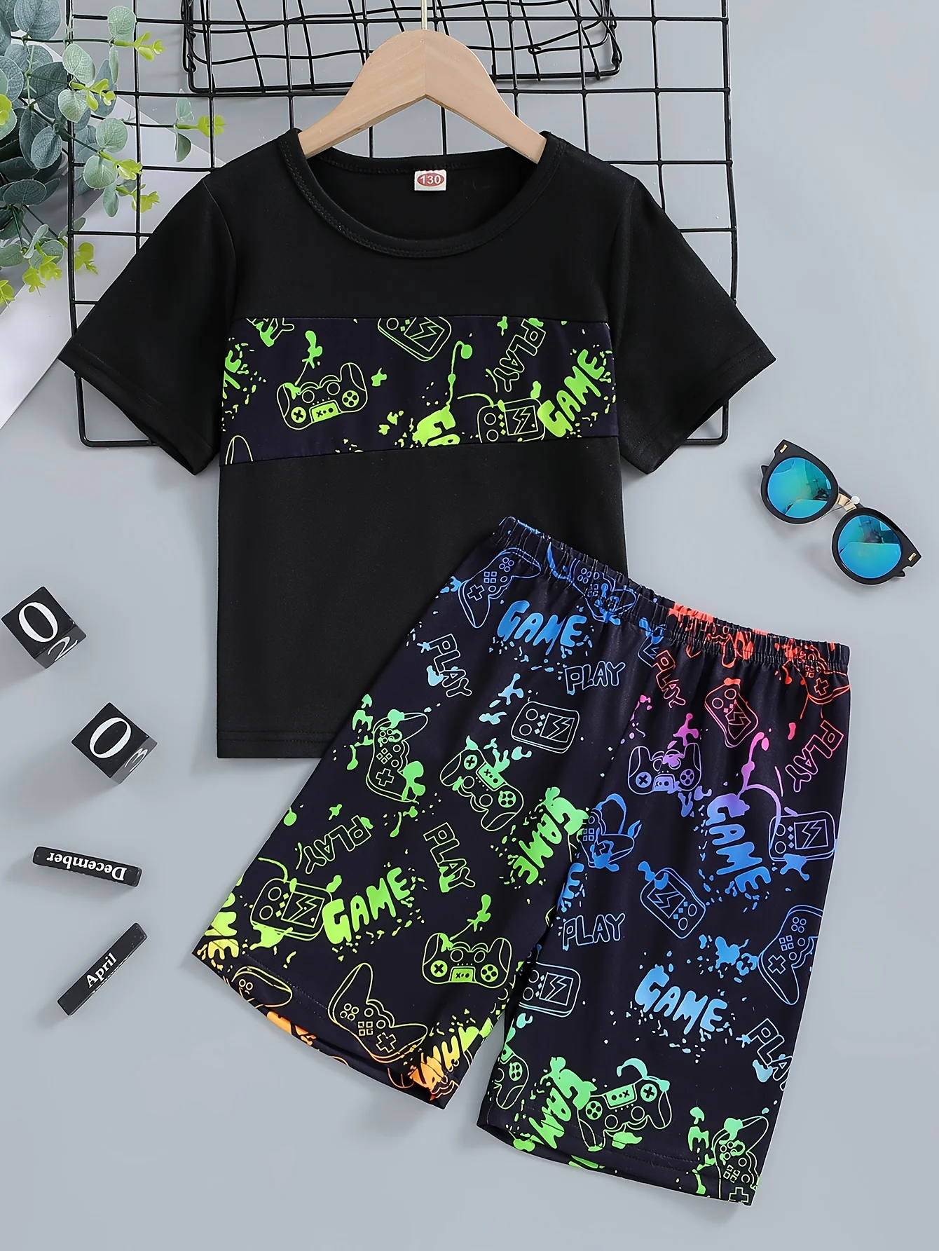 2 pieces of boys glow-in-the-dark GAME handle printing stitching short-sleeved T-shirt + glow-in-the-dark GAME handle printed sh