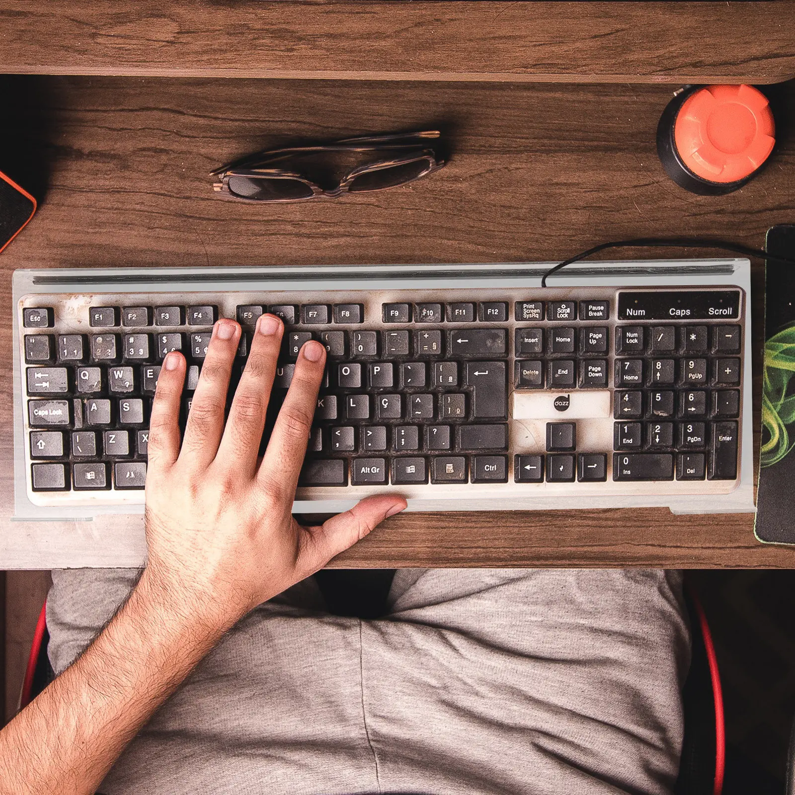 suporte-transparente-para-teclado-de-computador-com-borda-frontal-baixa-bandeja-ergonomica-para-teclado-de-mesa-suporte-de-teclado-acrilico-antiderrapante-para-abaixo-da-mesa