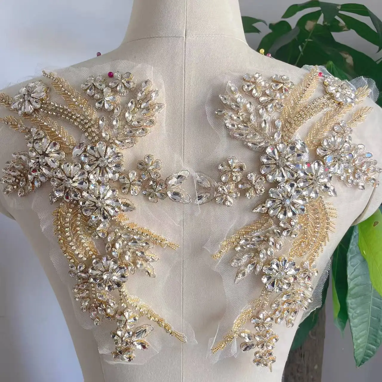 1Pair Colorful Hand-sewn Glass Drill Mirror Flowers Sparkling Rhinestone Coats Waistbands Shoulders Wedding Dress DIY Applique