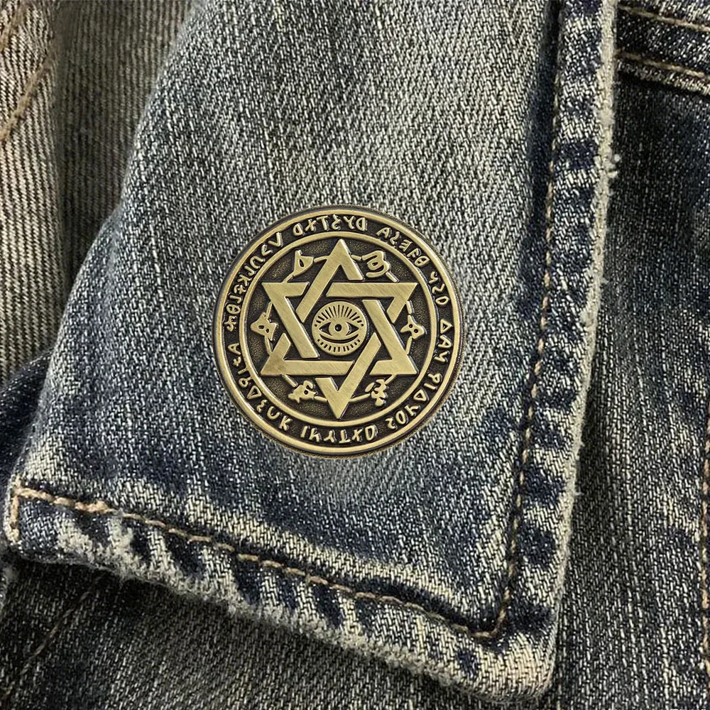 Sun God Goddess Eye Brooch Egyptian Egypt Mythological Ra Badge Vintage Mythology Jewelry Creative lapel pin Backpack Decorative