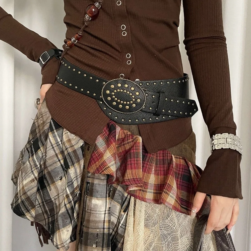 Trendy Vintage Rivet Leather Belt Gothic Y2k Women's Waist Belt Heavy-Duty Punk Dress Jeans Belt Waist Accessories