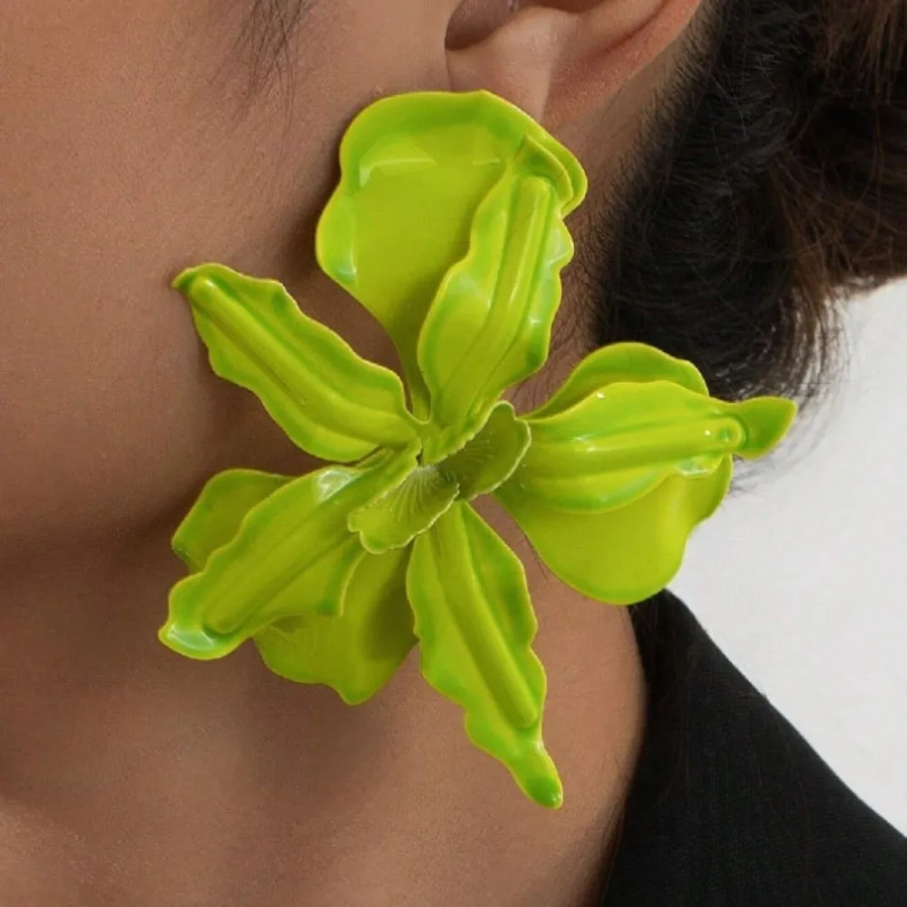 Temperament Pleated Exaggerated Flower Earrings Irregular Baking Paint Large Flower Earrings Luxury Petal Ear Accessories Gift