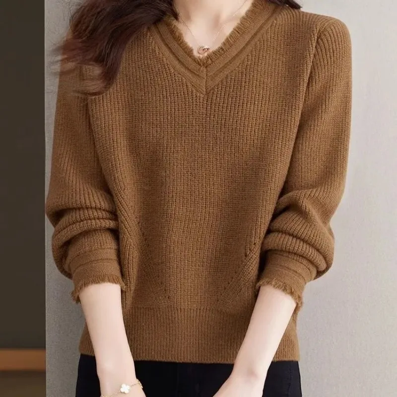 سترة نسائية بلون سادة برقبة على شكل حرف v قميص نسائي فضفاض قصير موديل خريف 2025 قميص قاع سميك على الموضة لخريف جديد #3