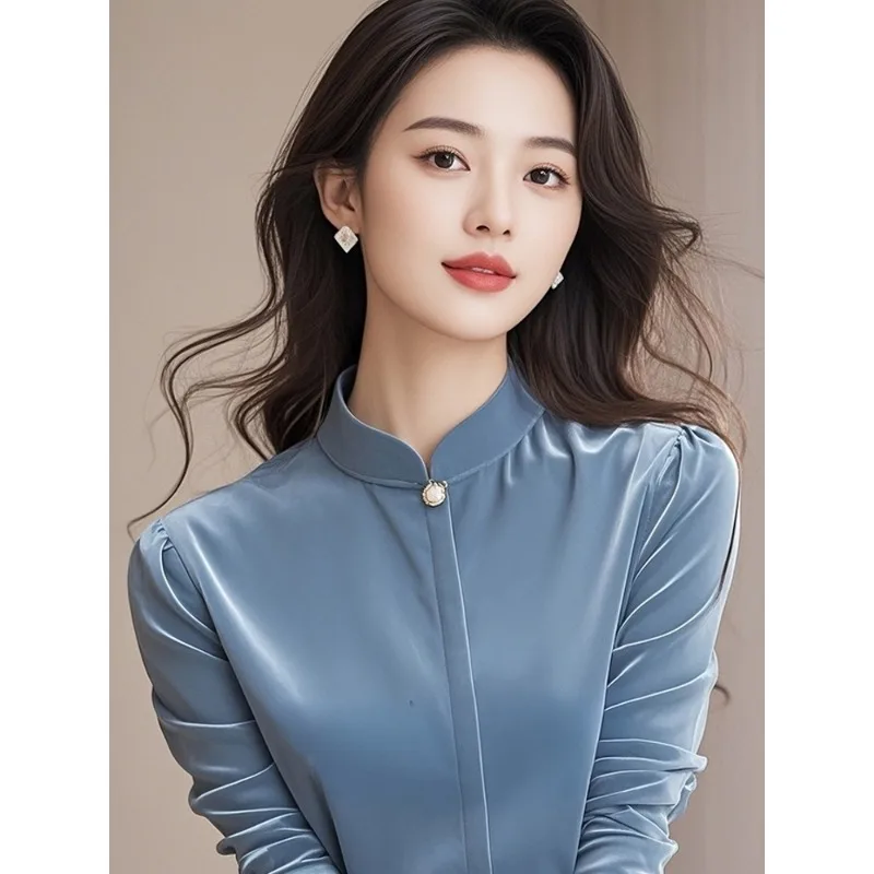 เสื้อใหม่สำหรับต้นฤดูใบไม้ร่วงที่มีความเบาสบายและเสื้อเชิ้ตกำมะหยี่สไตล์ฝรั่งเศสที่หรูหราสำหรับผู้หญิงในฤดูใบไม้ร่วง