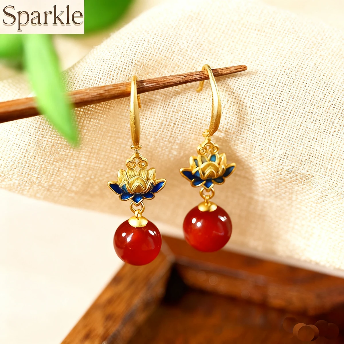 

Natural Chalcedony Gold Plated Lotus Pattern Drop Earrings for Women Girl Retro Vintage Pendant Earrings Classic Fashion Jewelry