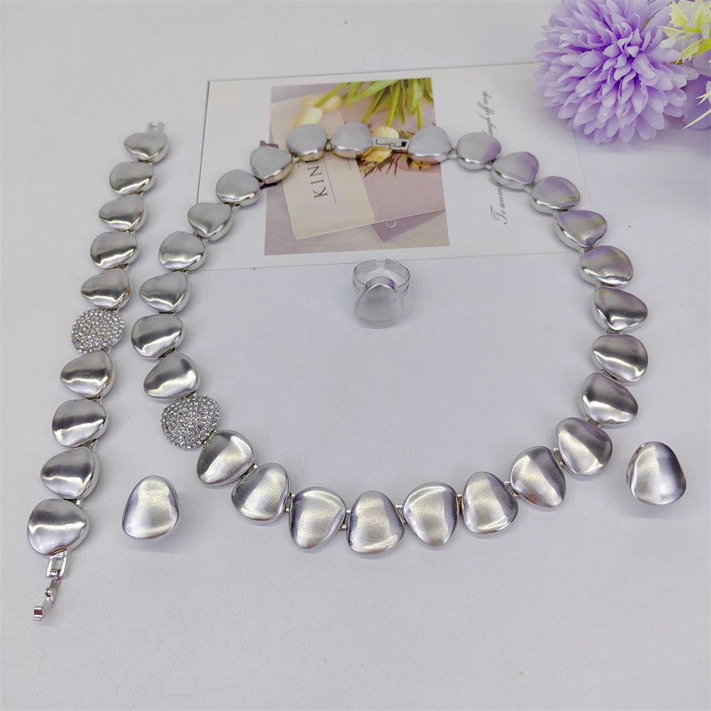 Arab Dubai Style Silver Color Jewelry Sets Necklace Earrings Bracelet Rings Sets For Women To Wear As A Wedding Banquet Gifts