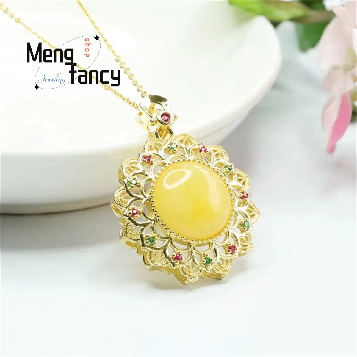 

Natural Honey Wax Amber Sunflower Egg Face Necklace Simple Generous Personalized Light Luxury Fashion Versatile Beauty Jewelry
