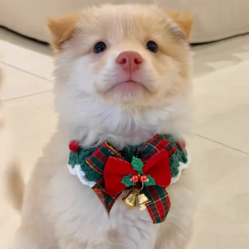 Weihnachtliches Strick-Speicheltuch mit Glocke, Haustier-Schleifenlätzchen, Halsband-Schal, kariertes Schleifenanhänger-Accessoire für Hunde- und Katzenhalsbänder, Pflegezubehör – Detail 7