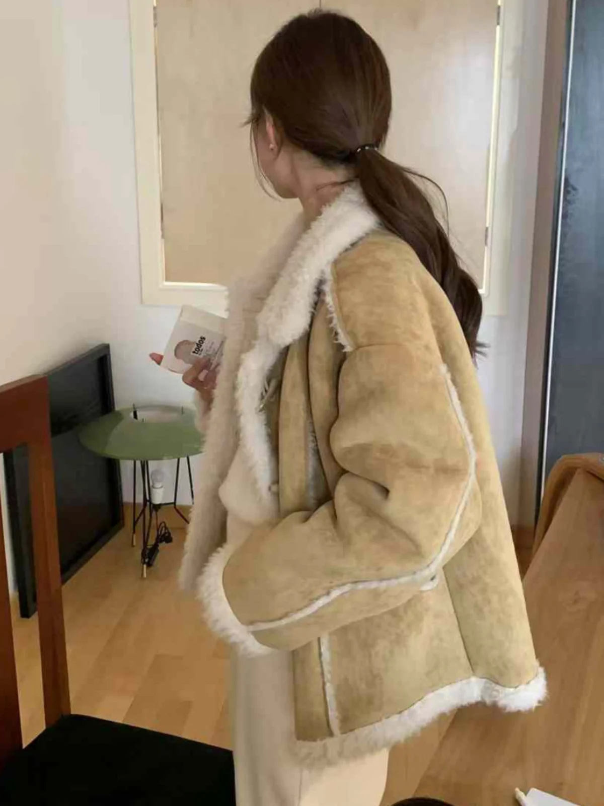 

Winter New Women's Korean Sle Vintage Fur Collar Anti-Aging Buttoned Leather And Fur Inteated Warm ort Coat
