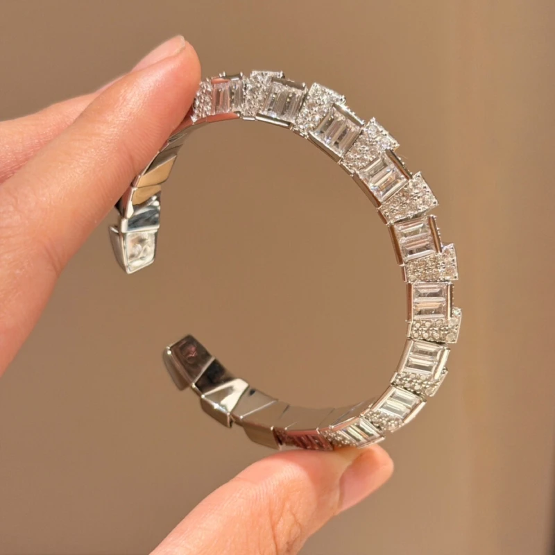 

Bellux Official Original Design Jewelry Full Diamond Flying Disc Elastic Open Bracelet 925 Silver Plated Platinum Bangle