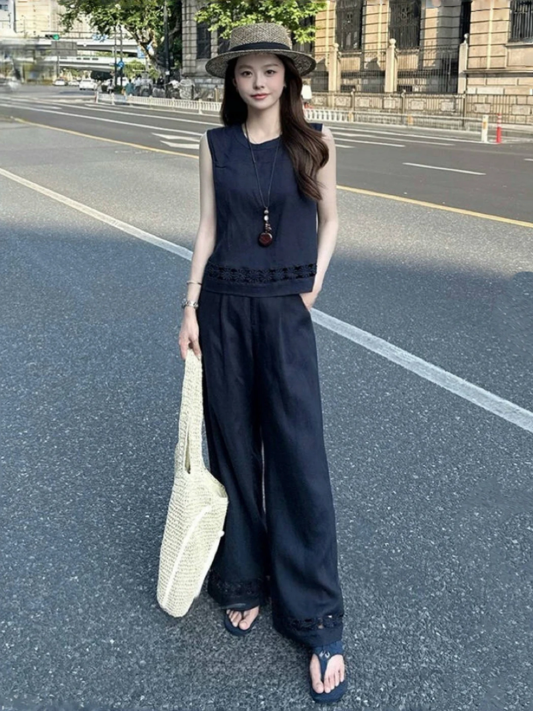 

Fashionable Korean Style Women's Two-Piece Set Sleeveless Wide Leg Pants Outfit Summer 2026 Elegant Retro Coin Print