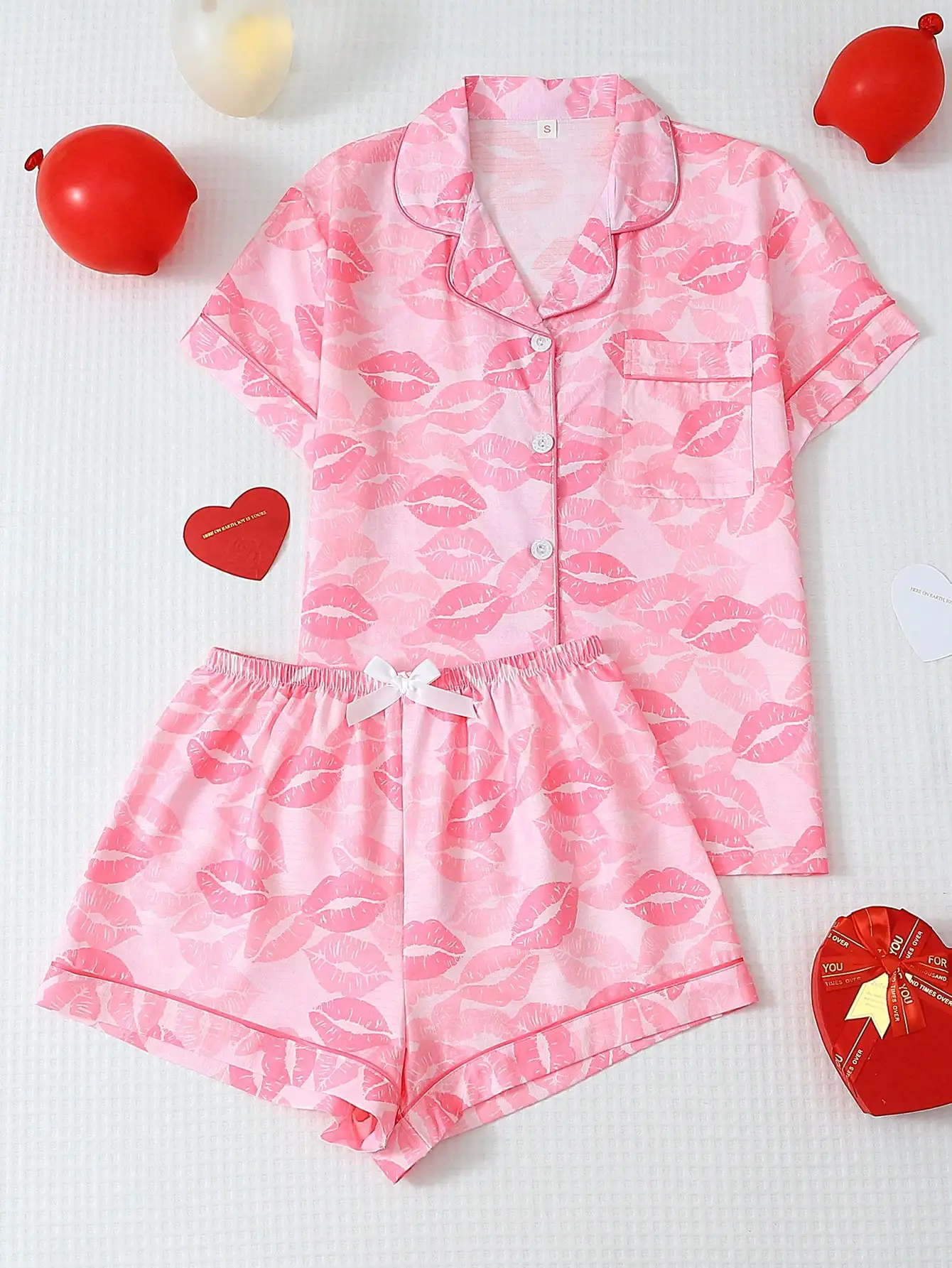 

2-Piece Pink Lip Print Pajama Set with Collar Top and Bow Shorts