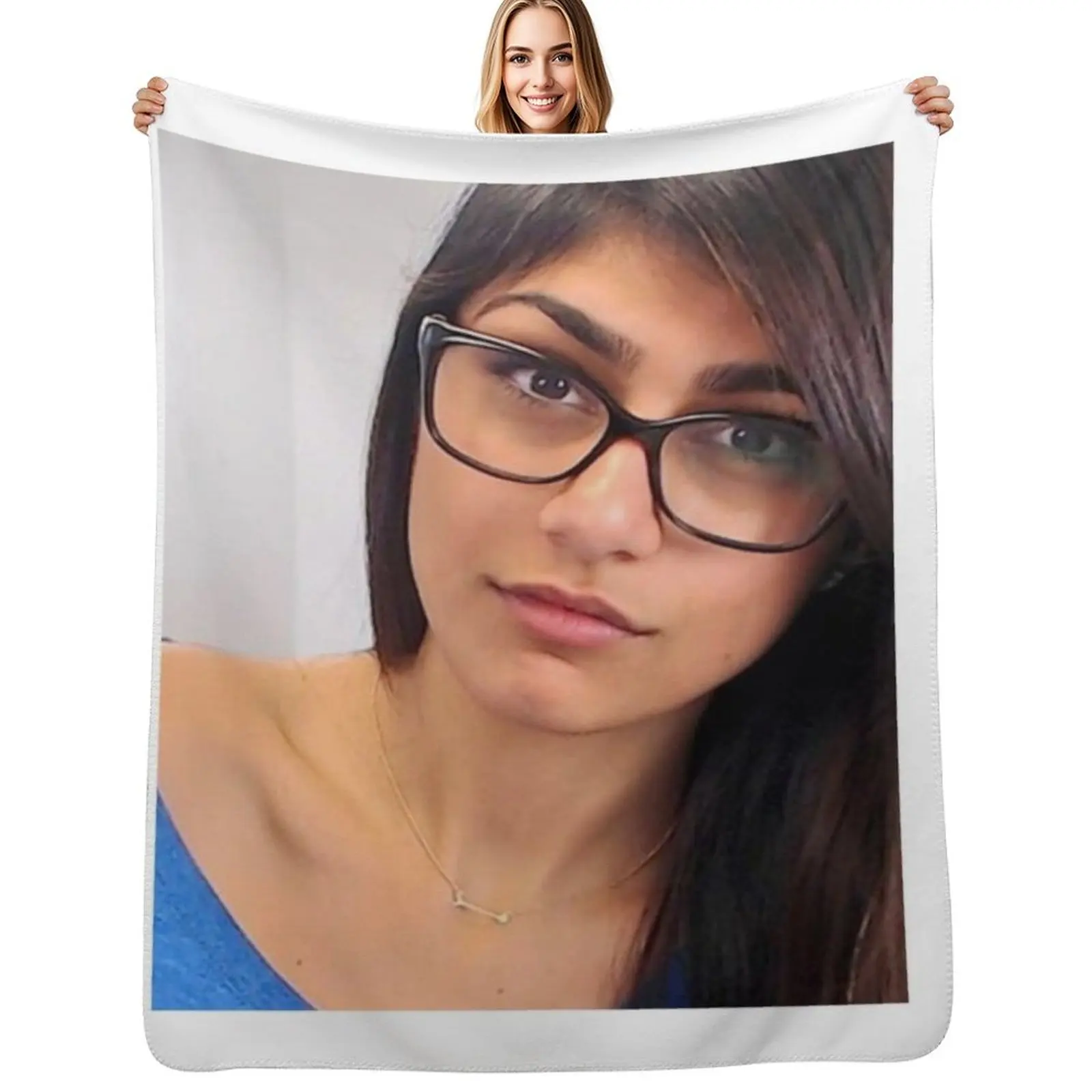 

Mia khalifa Throw Blanket Anti Shedding Soft Fuzzy Blanket for Home