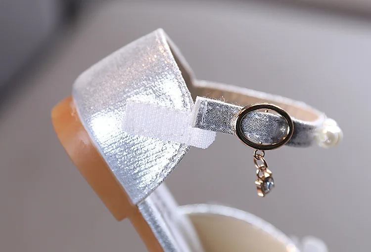 2026 Mädchen Lederschuhe Kinder Spitze Schmetterling Strass Perlen Verzierung Auftrittsschuhe Modische Hochzeitsschuhe für Kinder – Detail 13