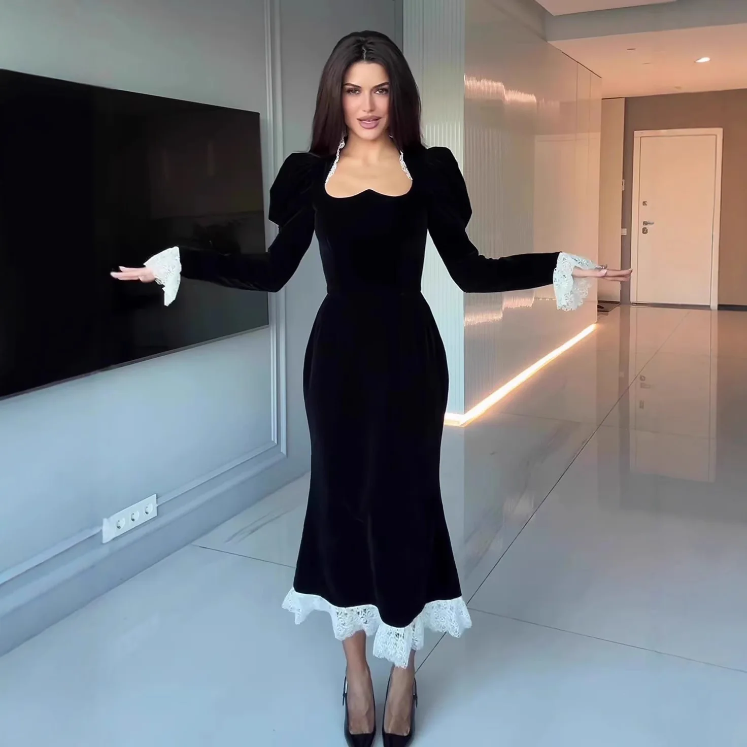 

Women 2026 Spring New Dresses O Neck Long Sleeved Slim Fit Elegant Office Long Dress Golden Velvet Black Patchwork Lace Dresses