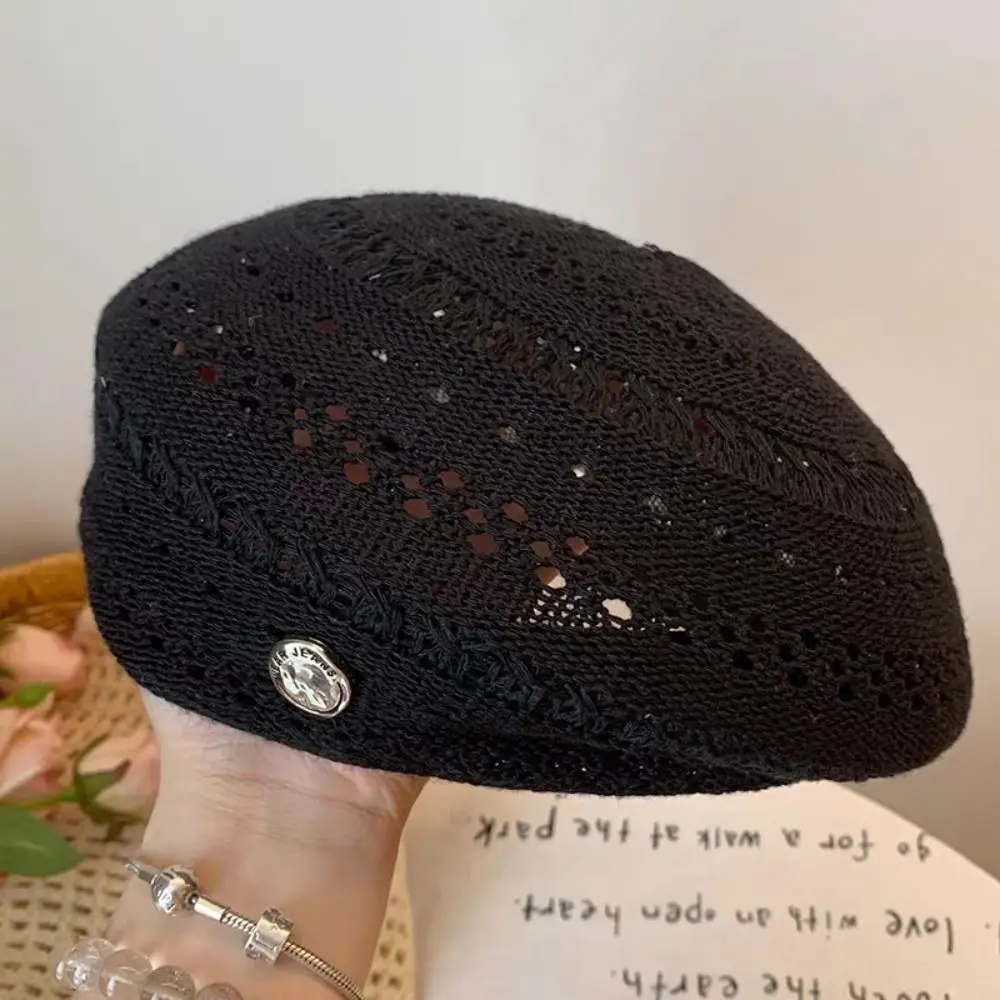 Japanese Style Hollowed Out Beret Hat Fashionable Thin Weave Painter Hat Vintage Fresh Color Crochet Knitted Cap Holiday