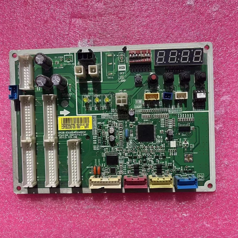 Las piezas son adecuadas para la placa de la computadora LG. PCB de placa principal: placa principal de control EA X64524902. Desmontaje original