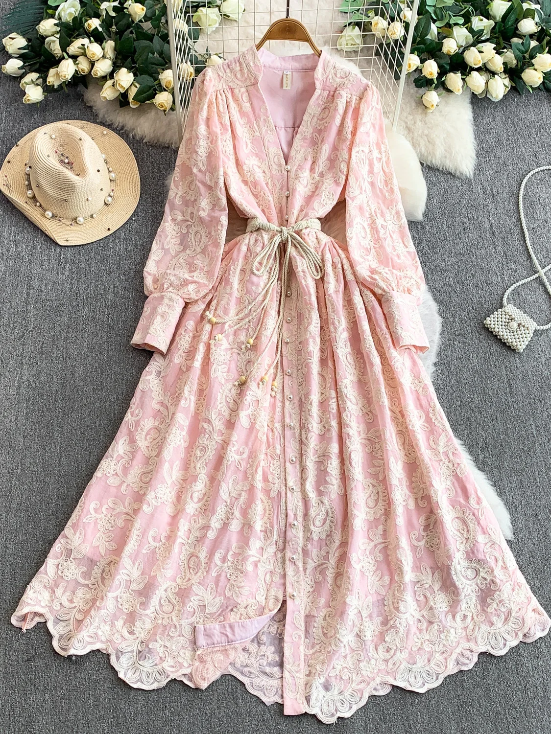 

Женское длинное платье в французском стиле с вышивкой, V-образным вырезом, жемчужными пуговицами, приталенное, в пол, А-силуэт, осень-зима