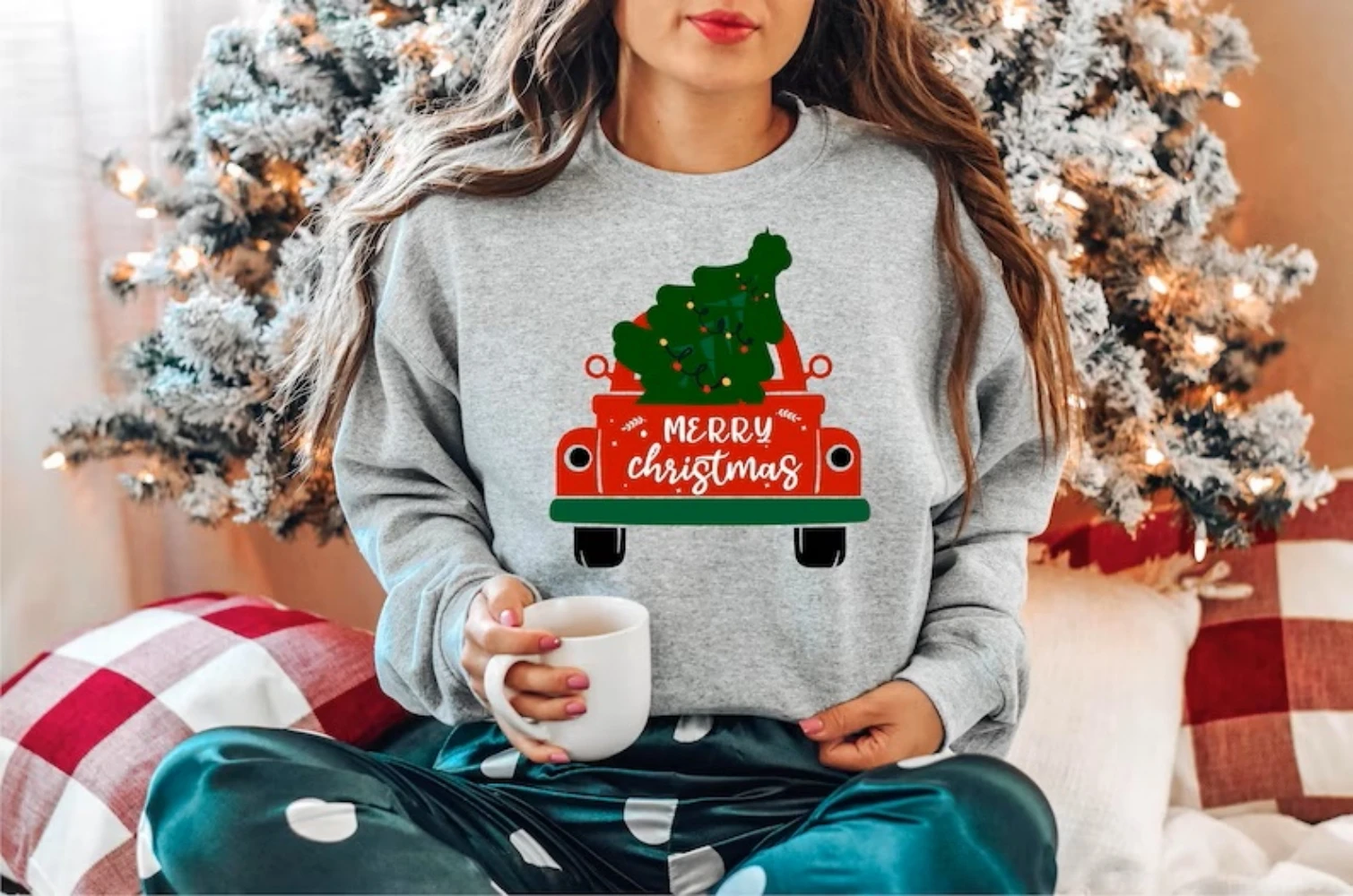 Red Truck Christmas Sweatshirt Merry Christmas Ornament Cute Trendy Crewneck Coquette Aesthetic Pullover Shirt Clothing Women Wi