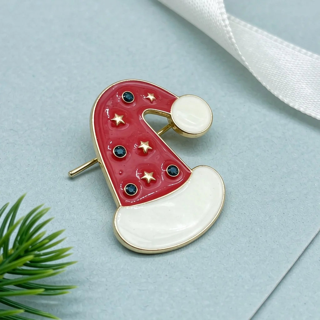 New Christmas Holiday Decorations Brooch Metal Buckle Personalized Silk Clip Wedding Guest Brooch Safety Pin Bag Accessory Anti-Exposure Gadget Versatile Themed Brooch Couple Style European Retro Hidden Buckle Shoe Badge Commuter Ins Minimalist Shoe Metal Badge Light Luxury Waterproof