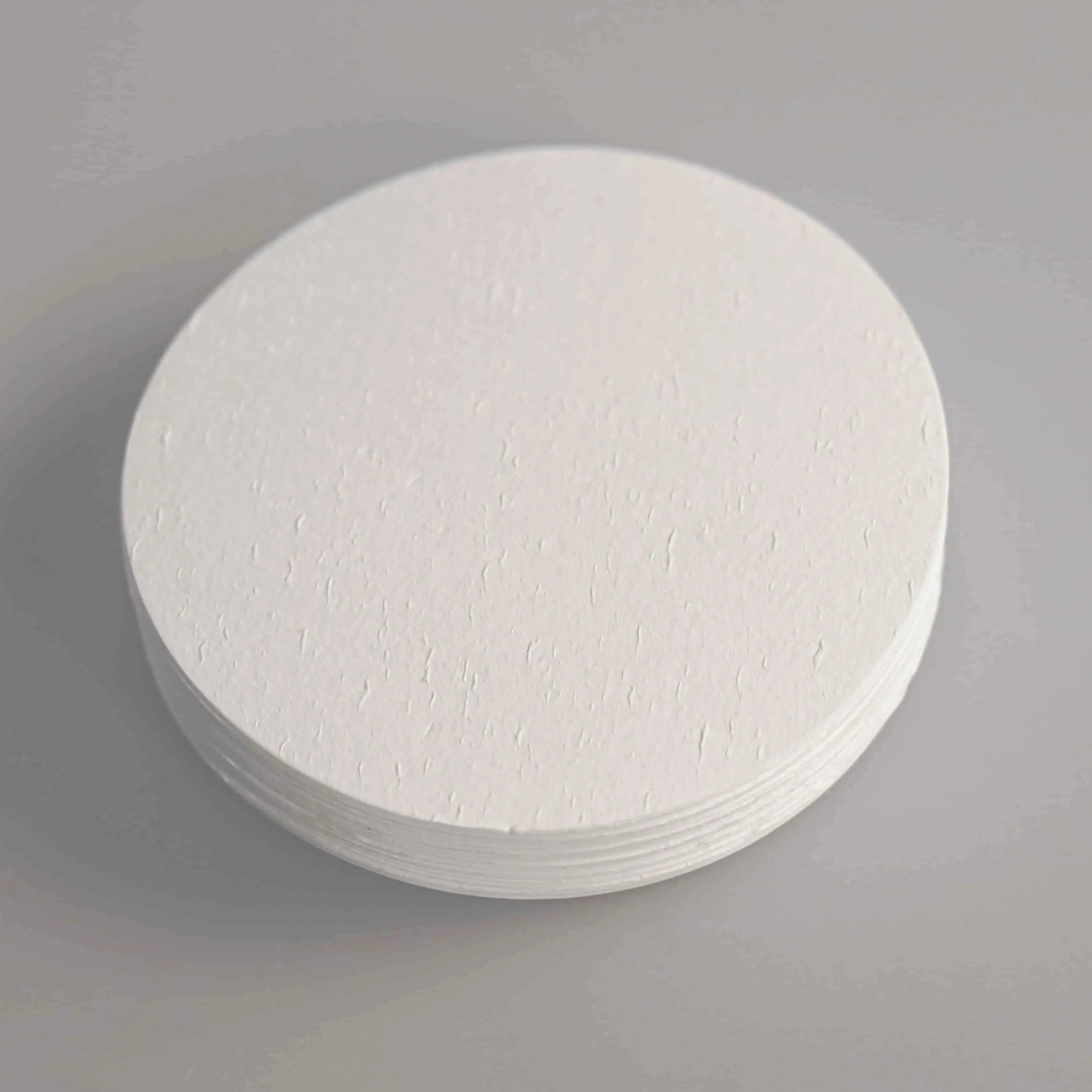 Carte filtranti in microfibra di vetro Grado 934AH Dimensioni dei pori 1,5um 47mm 90mm 110mm Monitoraggio ambientale che supporta la temperatura superiore a 550 ℃