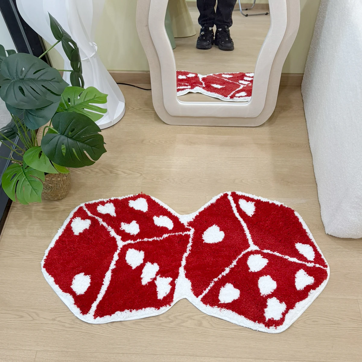 AGILESTAR Red Heart Dice Tufted Rug Double Dice Shaped Non-Slip Accent Flocking Mat Retro Decor for Bedroom Bathroom Home Decor