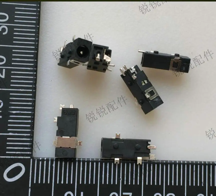 للهاتف المحمول اللوحي PC DC مقبس مصدر الطاقة 5P منفذ شحن الطاقة قاعدة الأم 2.5*0.7 الأساسية