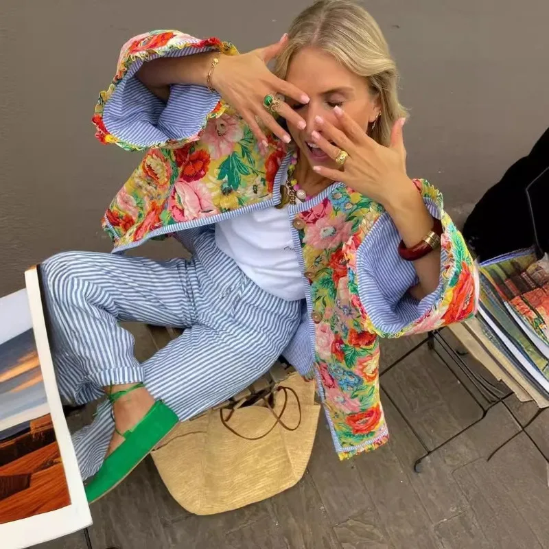 Autunno Nuovo Prodotto Moda Donna Versatile Girocollo Striscia Impiombata Stampa Cappotto in cotone trapuntato retrò Cappotto invernale da donna