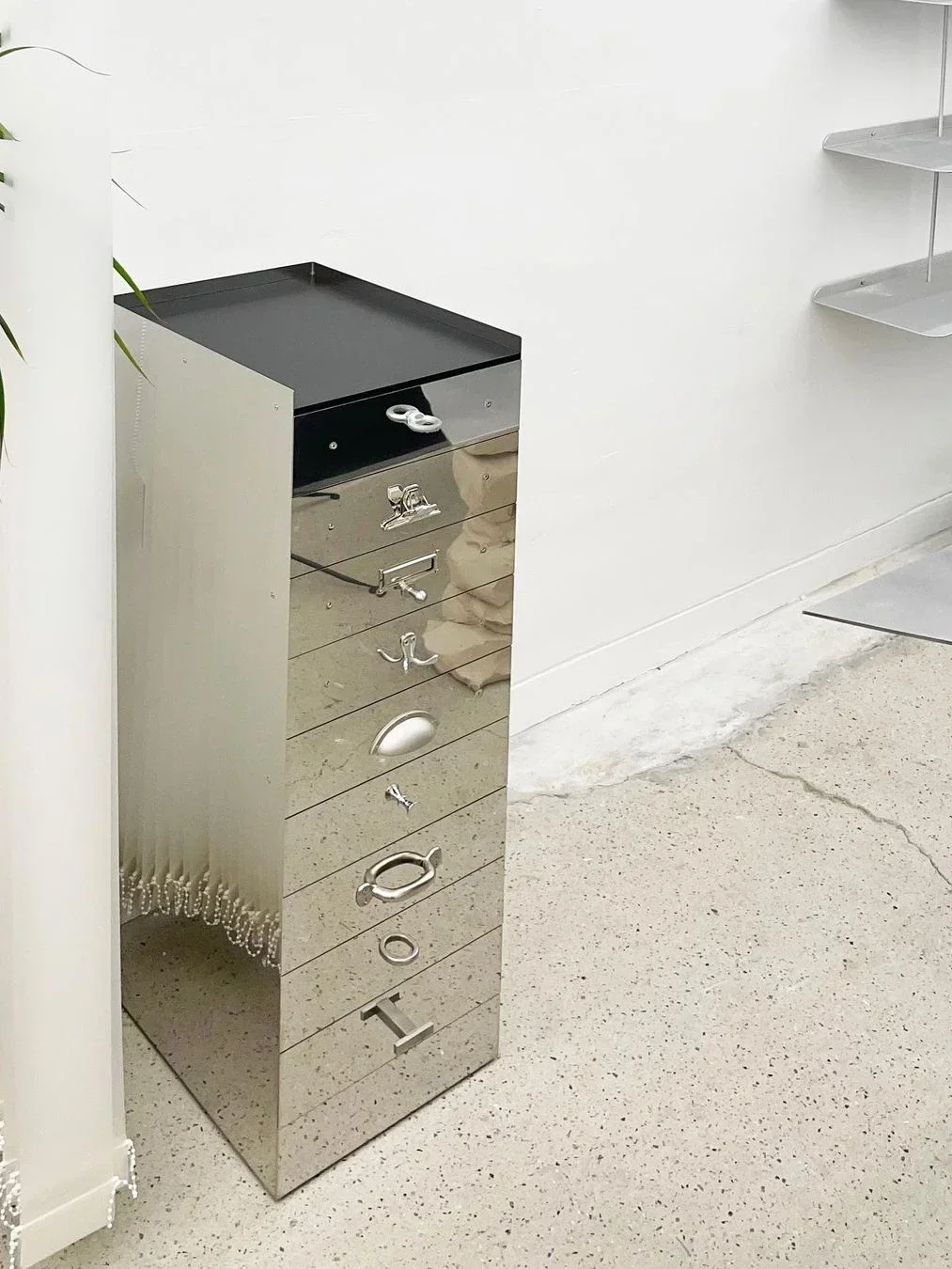 Metal Bucket Cabinet, Stainless Steel Mirror Side Cabinet Storage Cabinet