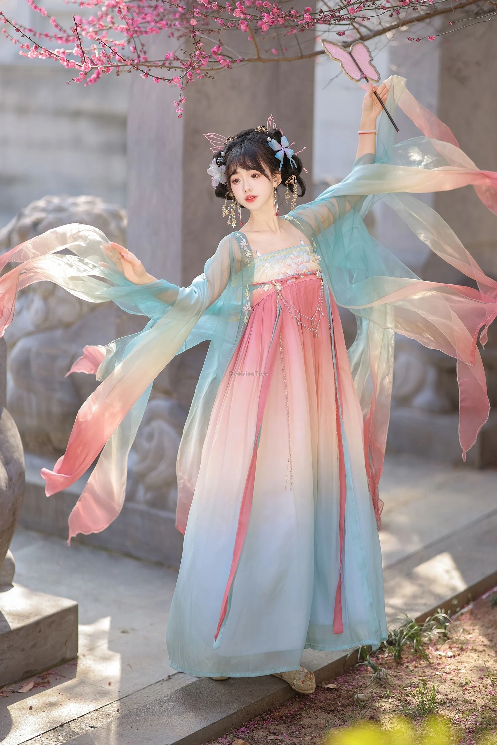 

2025 improved elegant chinese tang dynasty style gradient color design ruqun hanfu yarn embroidery flower sleeveless hanfu set