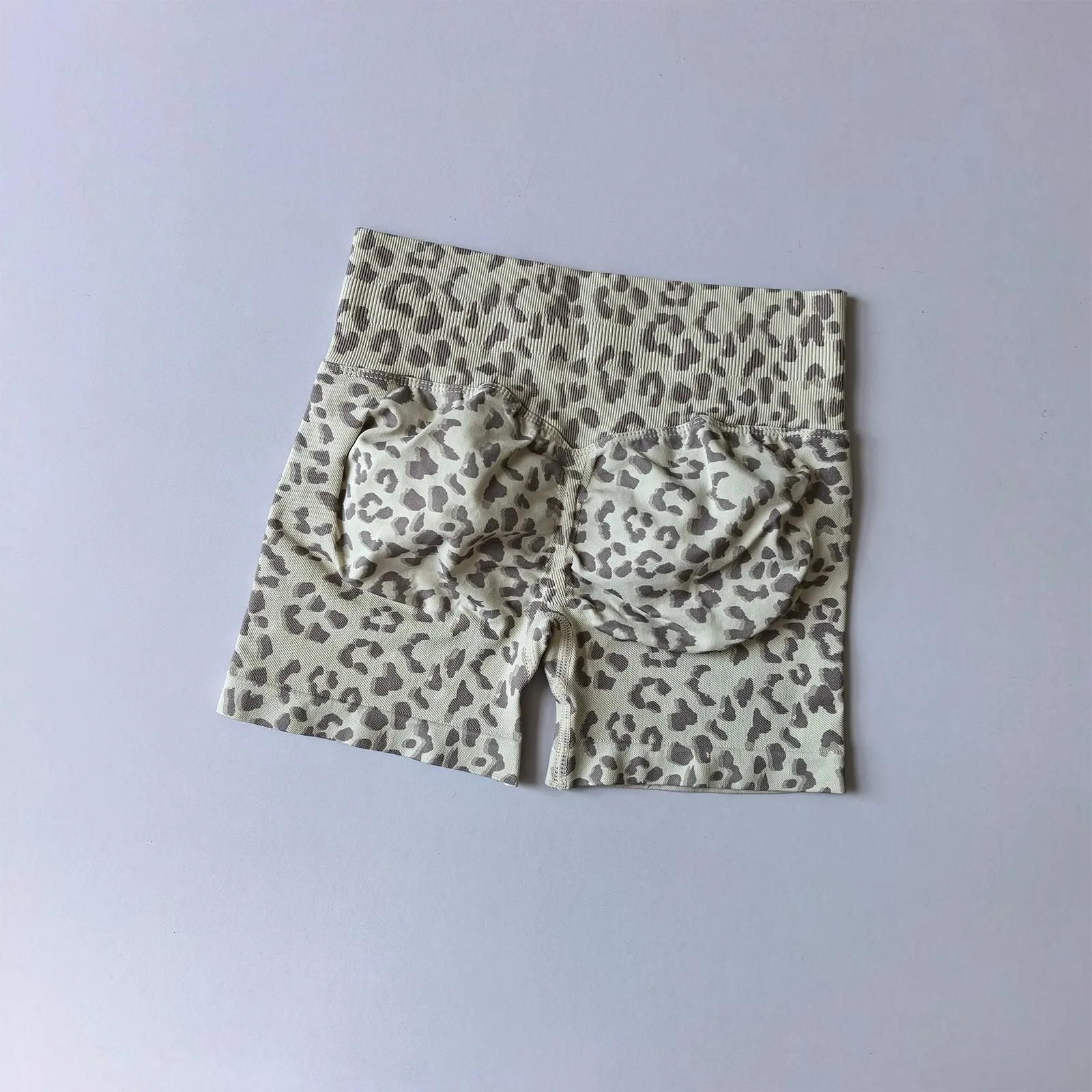 Leopardmuster, pfirsichfarbene, figurformende Yoga-Shorts mit hoher Taille und Bauchkontrolle für Damen, schnelltrocknende Laufshorts für den Außenbereich – Detail 14