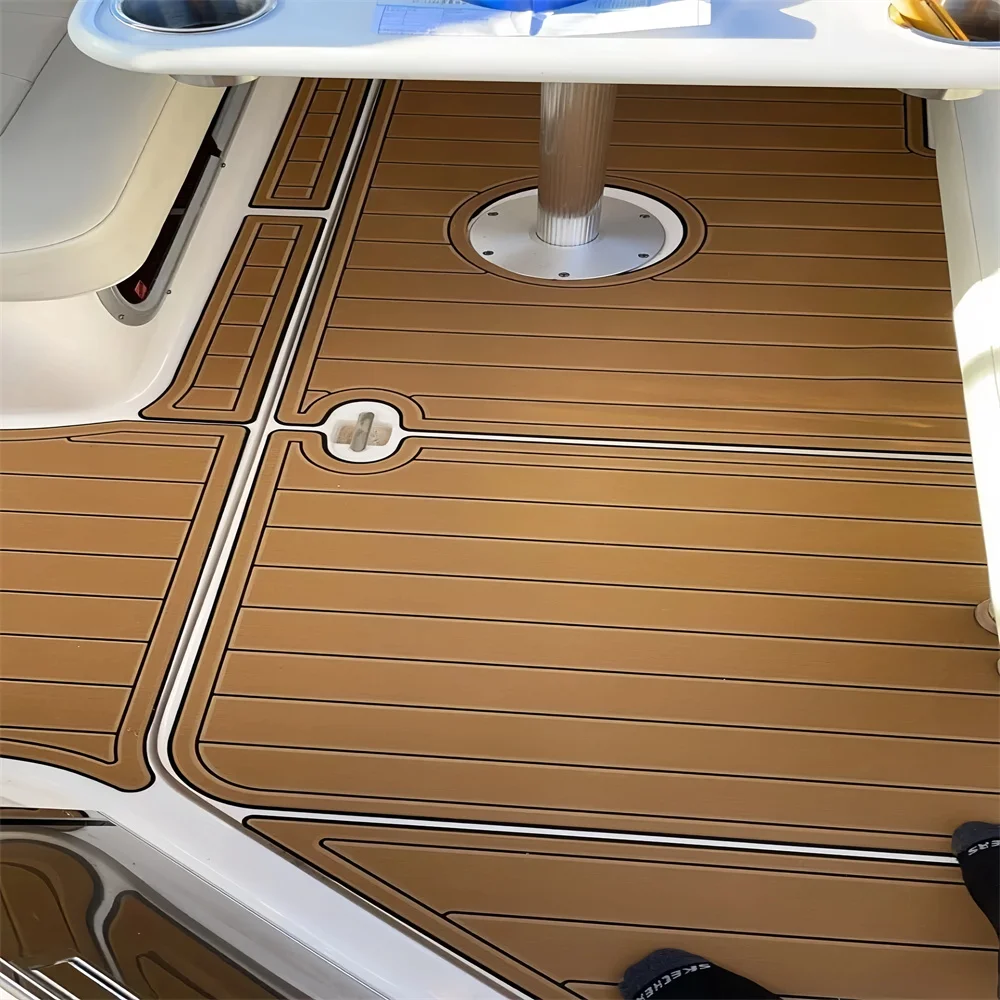 2005-2016 chaparral 290 Cockpit Swim platform BOW1/4