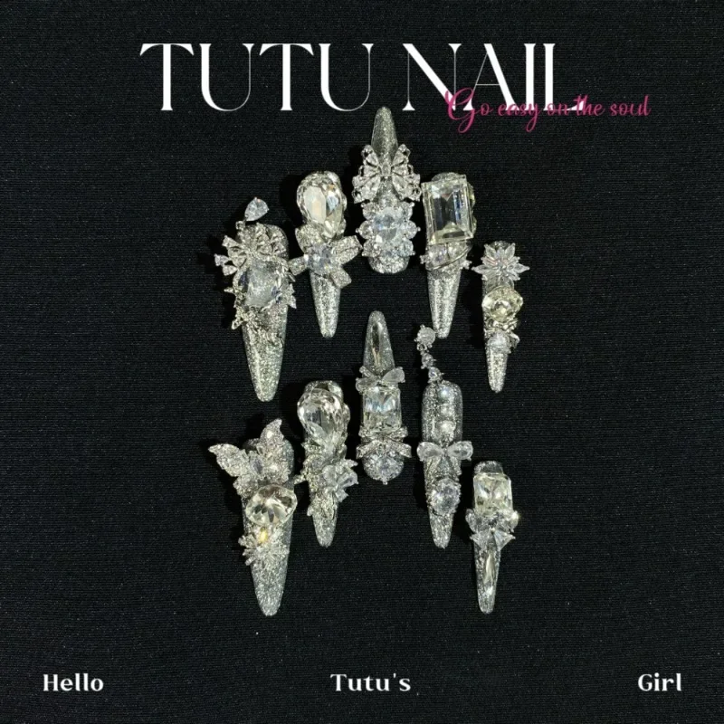 [Silver Moon] Hand-worn manicure whitening heavy industry flash silver wedding nail butterfly chain super long
