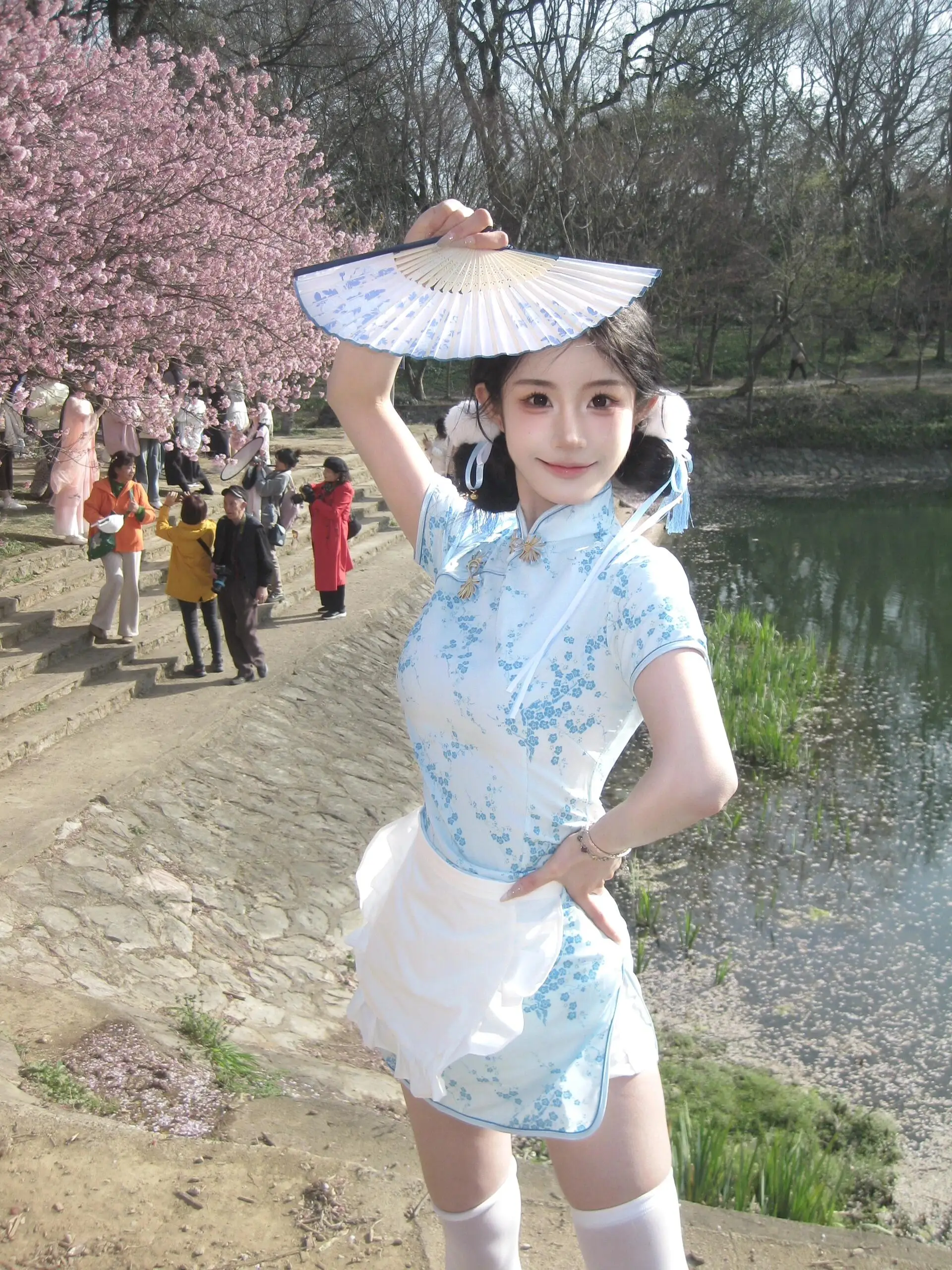 로우인 파 코스프레 중국 스타일 일본 메이드 로리타 세트 또는 라운드 칼라 로우 슬릿 또는 슬...