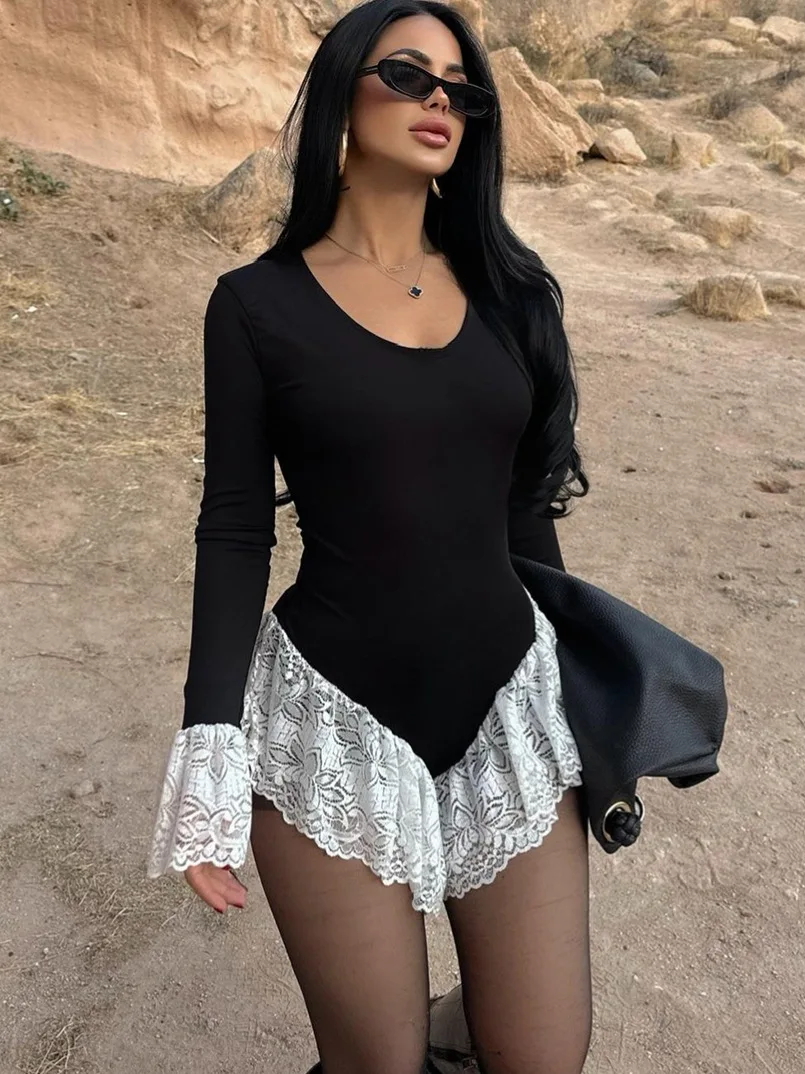 

Боди с круглым вырезом и кружевной отделкой, цветной, с длинными рукавами, облегающий, в стиле пэчворк, в рубчик, сексуальный, цельный, облегающий крой