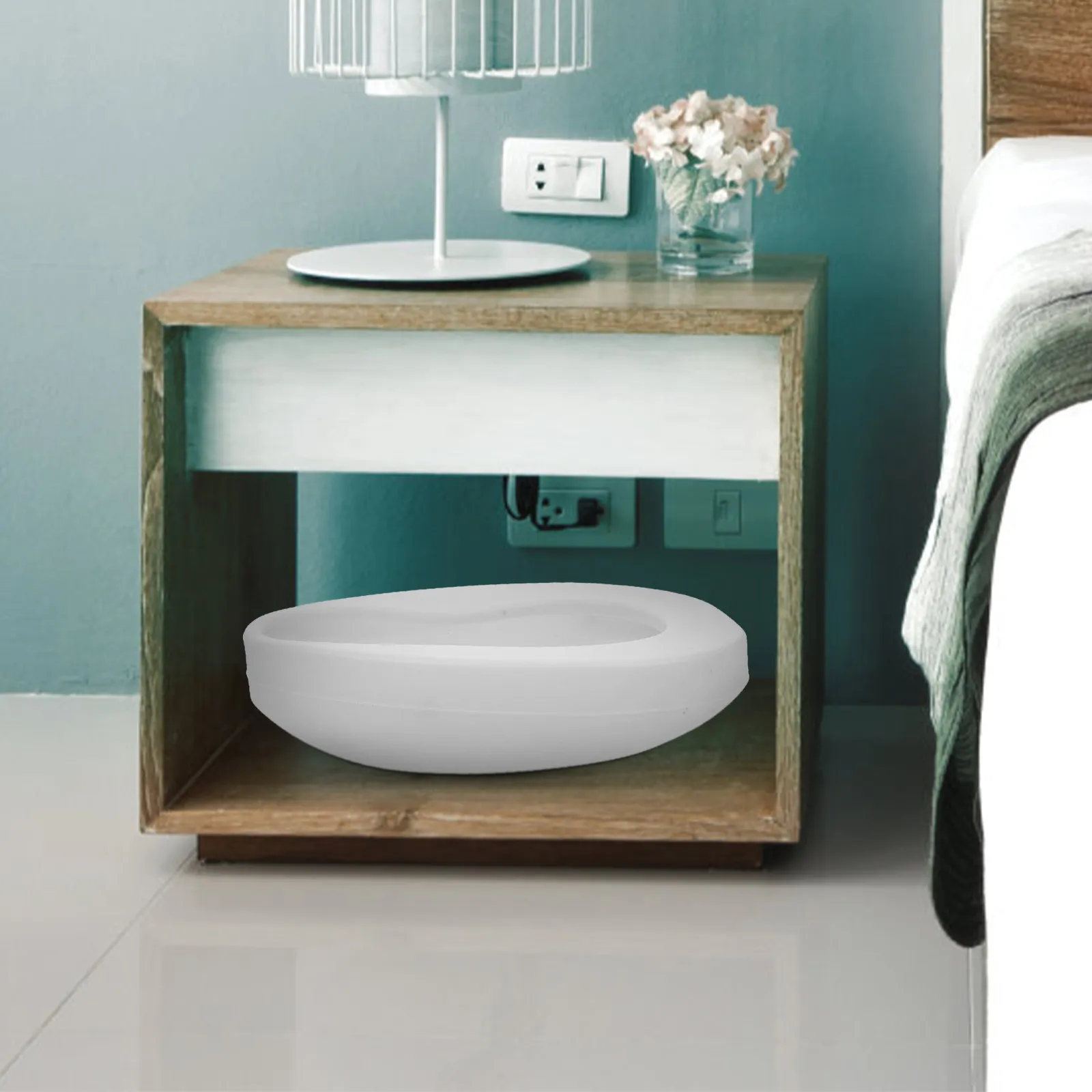 

Portable Bed Pan Elderly Bed Urinal Plastic with Spill Proof Design for Pregnant Women Men Female Care Supplies