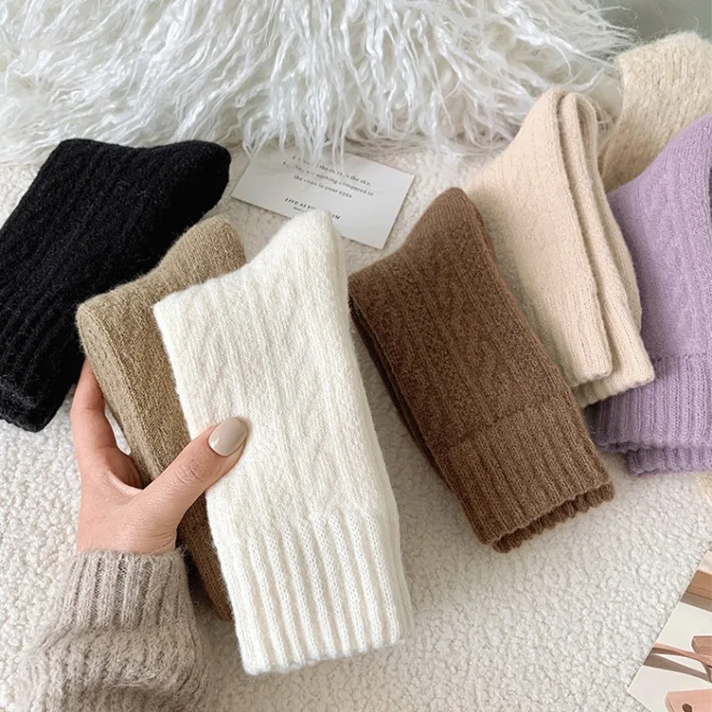 

Women's Socks Japanese Solid Color Versatile Kawaii Harajuku Mid Tube Socks Winter Thickened Warm Plushed Floor Socks For Girl