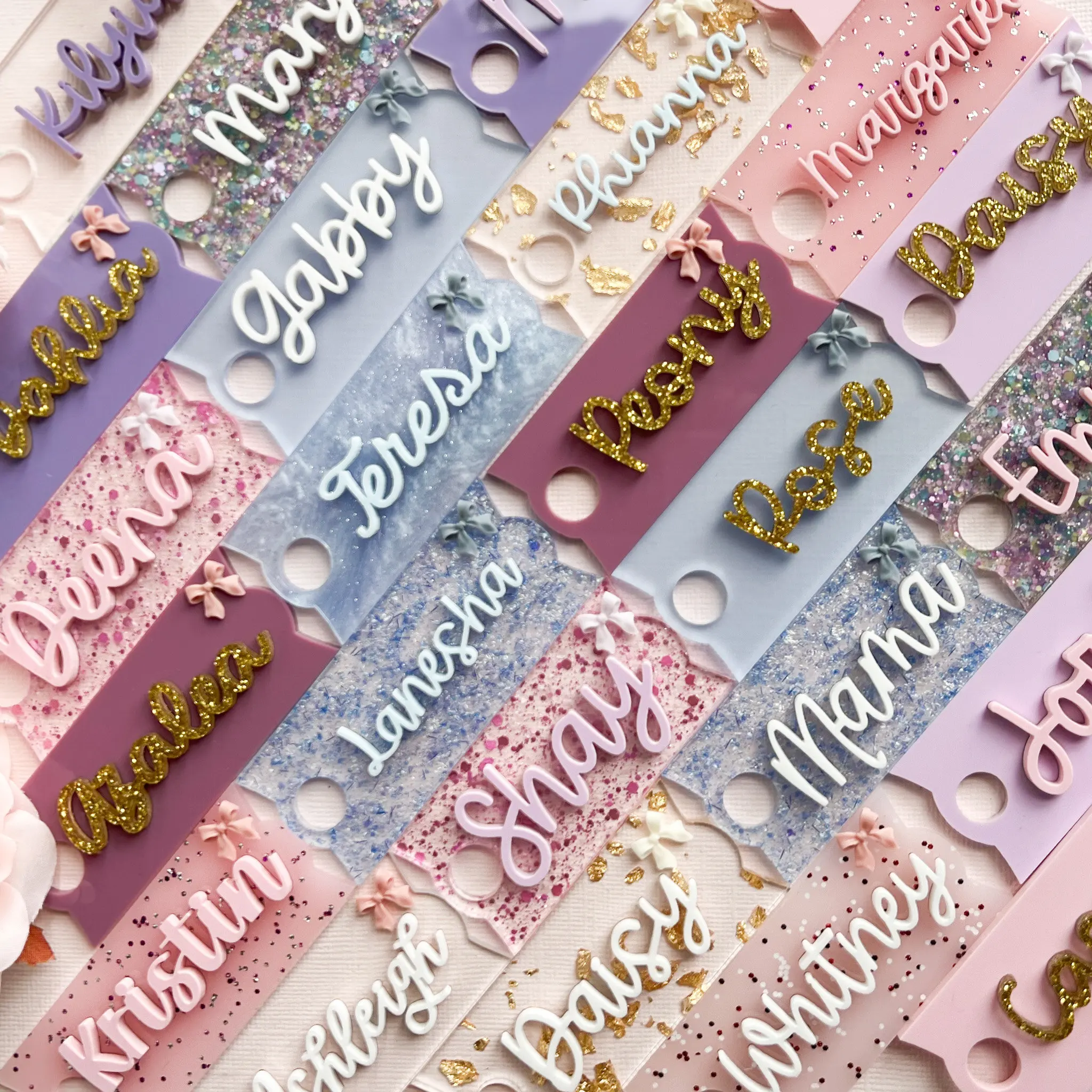 Custom personalized nameplates for tumblers and glass cups—perfect as accessory labels or gift ideas for drinkware.