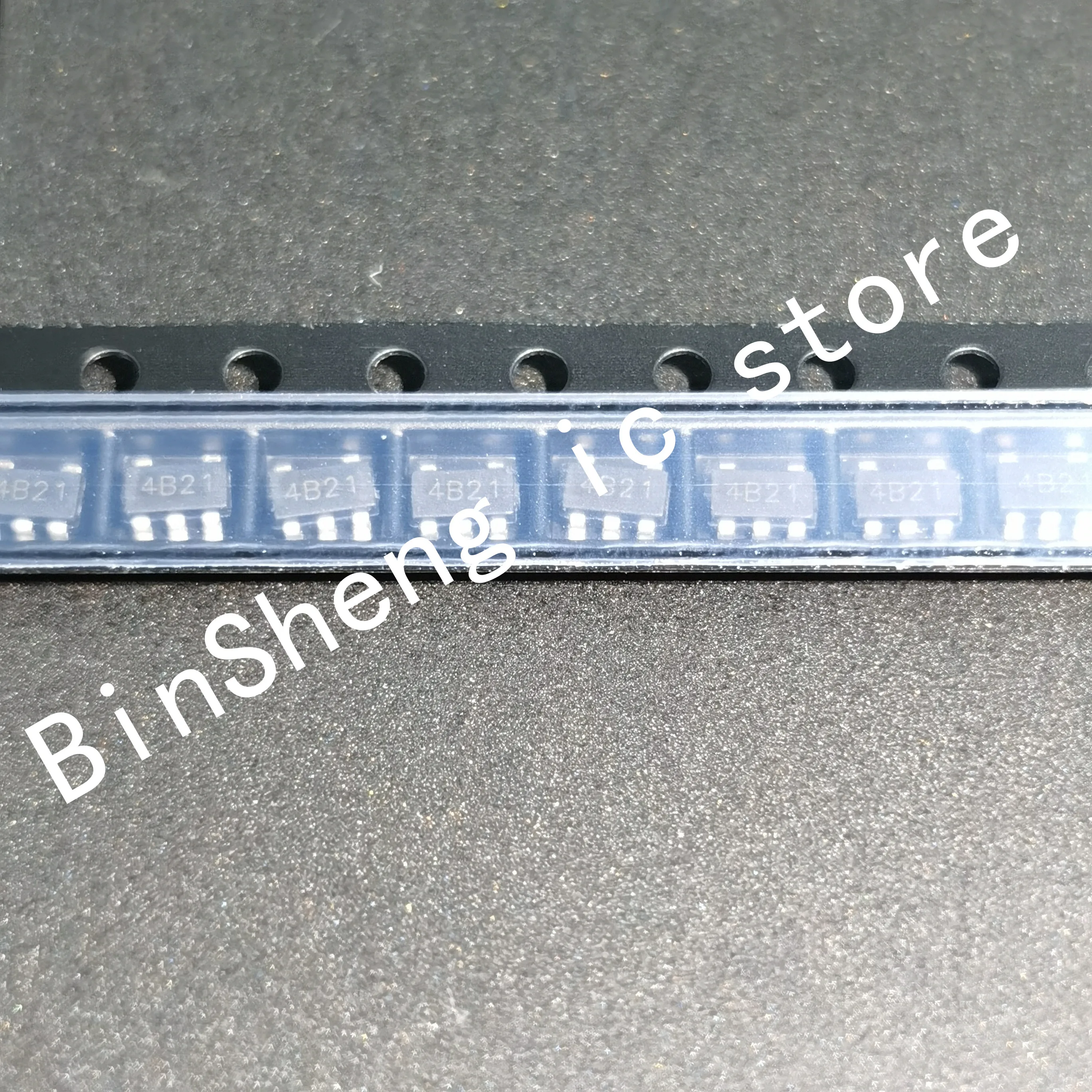 100pcs/lot  XC6204F332MR   4B2K  4B21  SOT23-5  LDO  Screen printing：  Voltage regulator/300mA  New and original