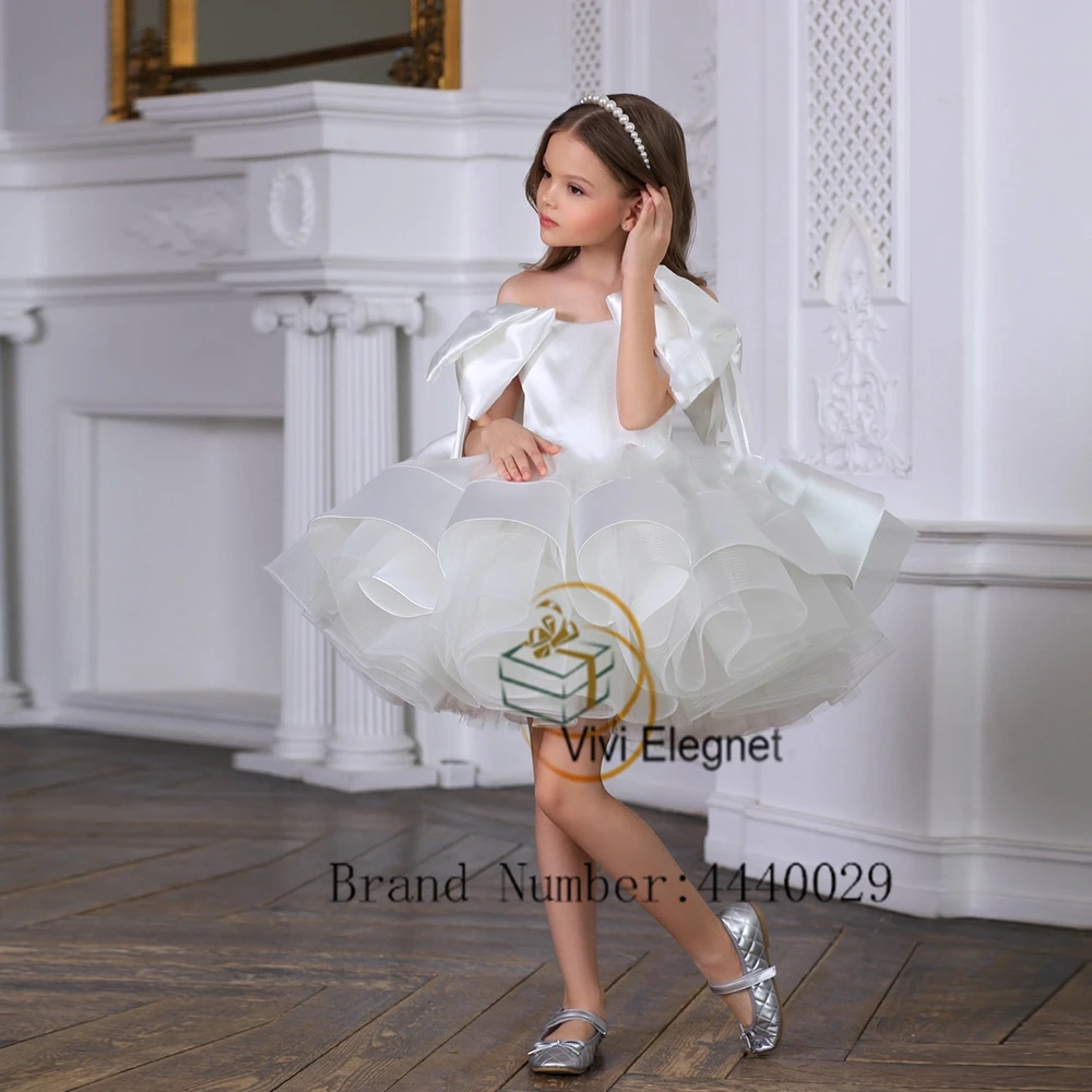 Cute Scoop Flower Girl Dresses with Bow Knee Length Tiered Satin Wedding Party Gowns Zipper Back فساتين اطفال للعيد VV98004