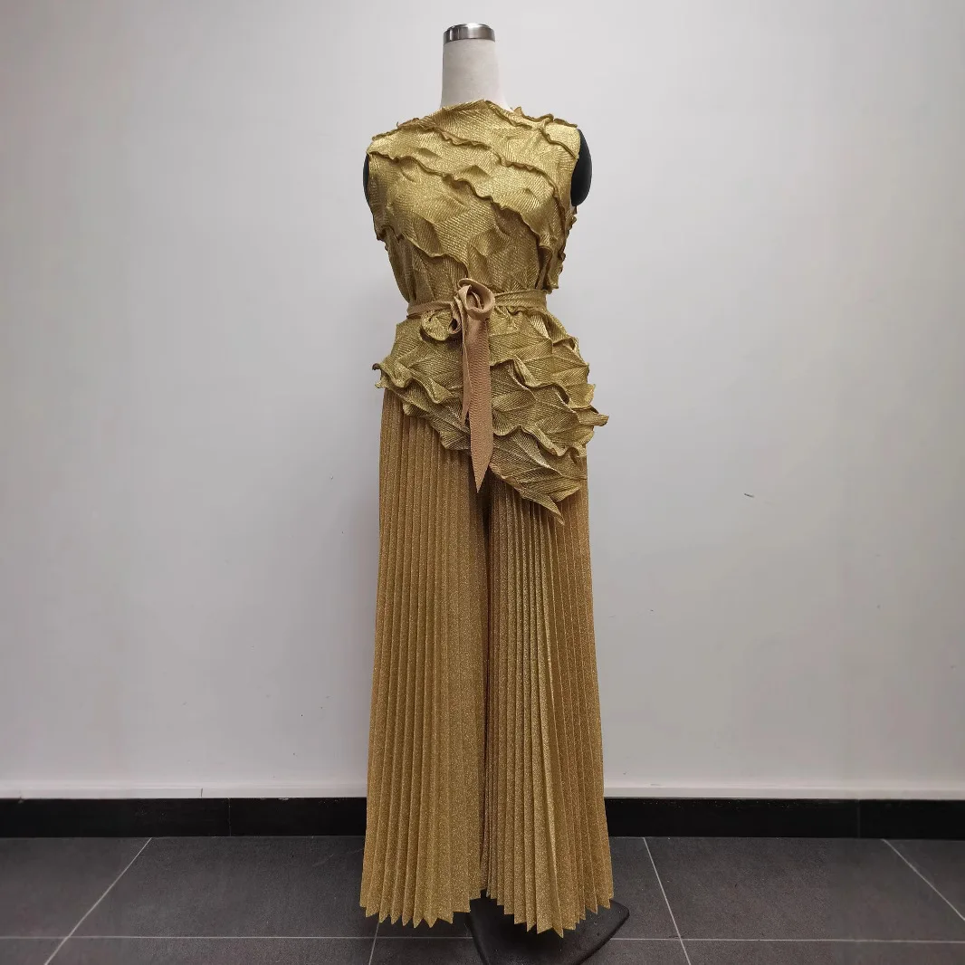 Damski dwuczęściowy zestaw: T-shirt bez rękawów z okrągłym dekoltem, patchworkowy, w jednolitym kolorze, składane modne spodnie z szerokimi nogawkami, letni komplet damski 2025.