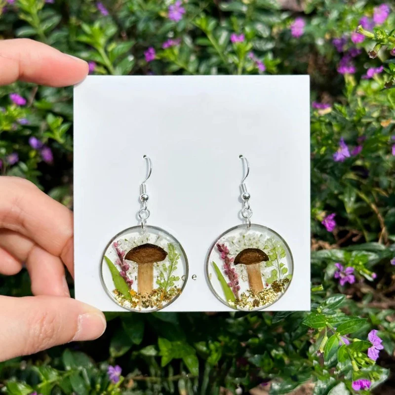 

Natural Mushroom Earrings Unique Sliced Mushroom Epoxy Resin Earring Cute Pressed Flower Round Earring With Dried Flower Jewelry