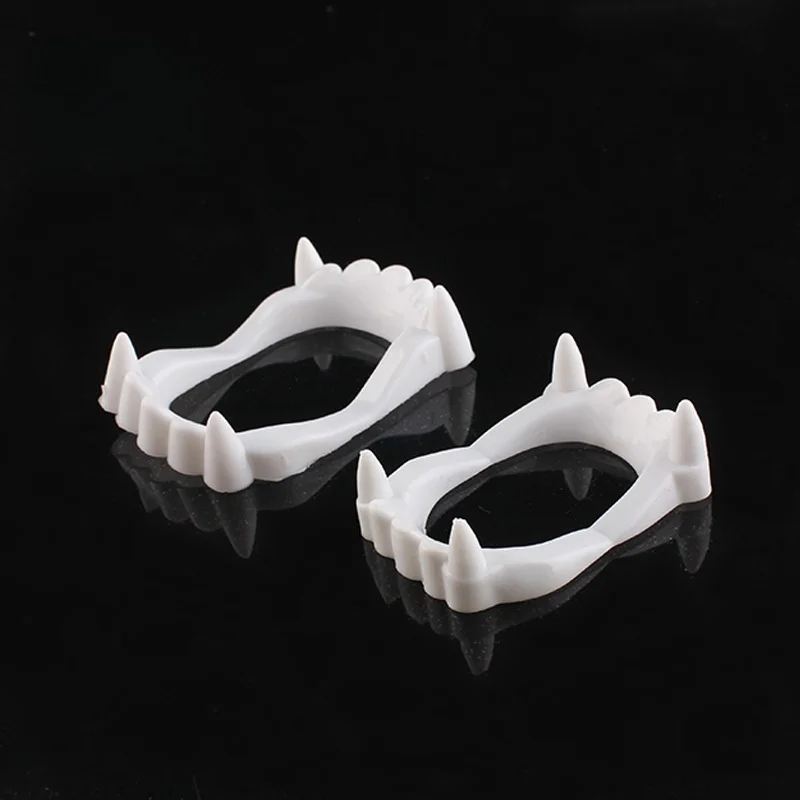 1PC Halloween Vampire Fangs Glow-in-the-Dark Teeth Set Performance Prank Funny Horror Demon Bloodsucking Plastic Fangs