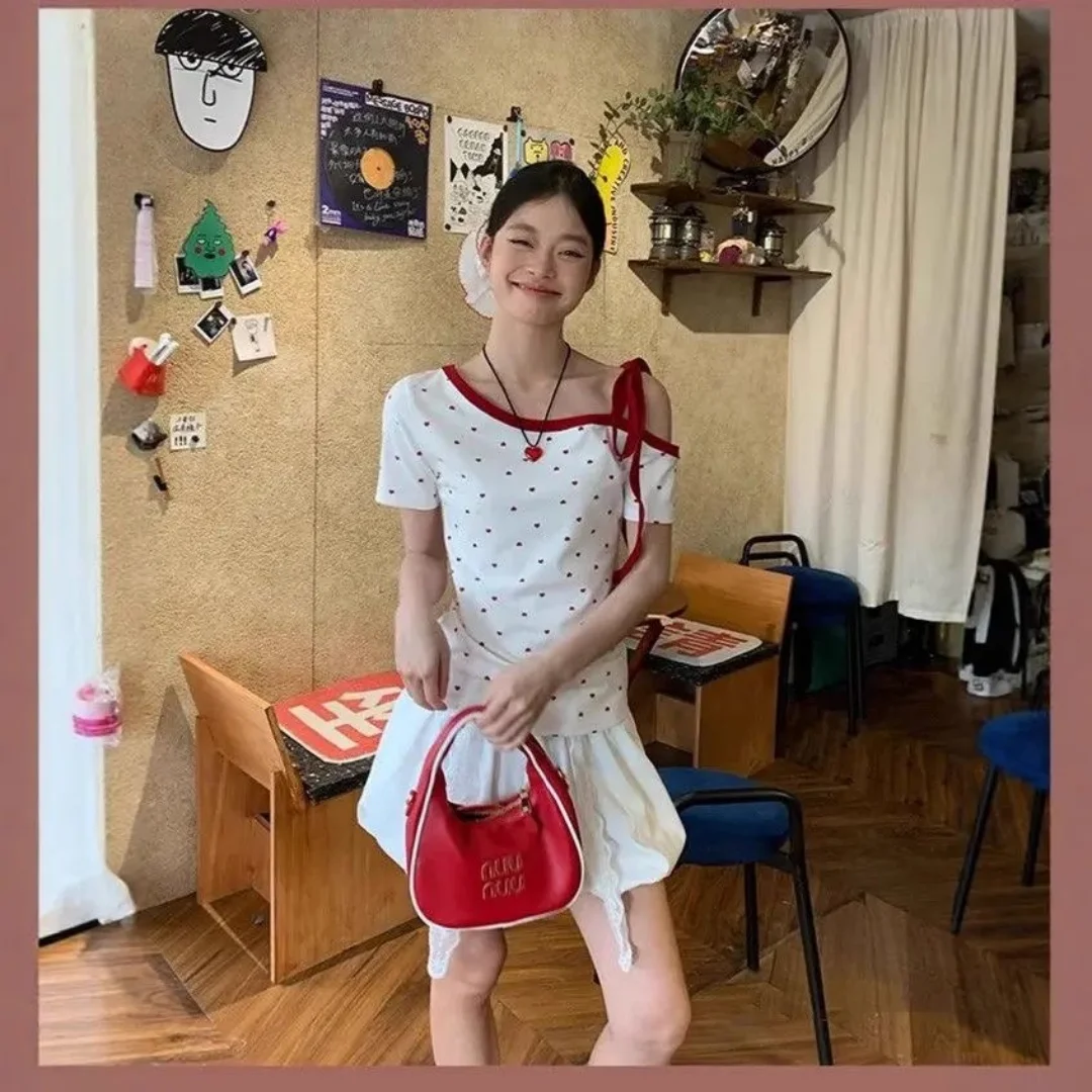 T-shirt à manches courtes pour filles, imprimé cœur d'amour doux et épicé, bretelles dénudées, haut ajusté à la taille, nouvelle collection