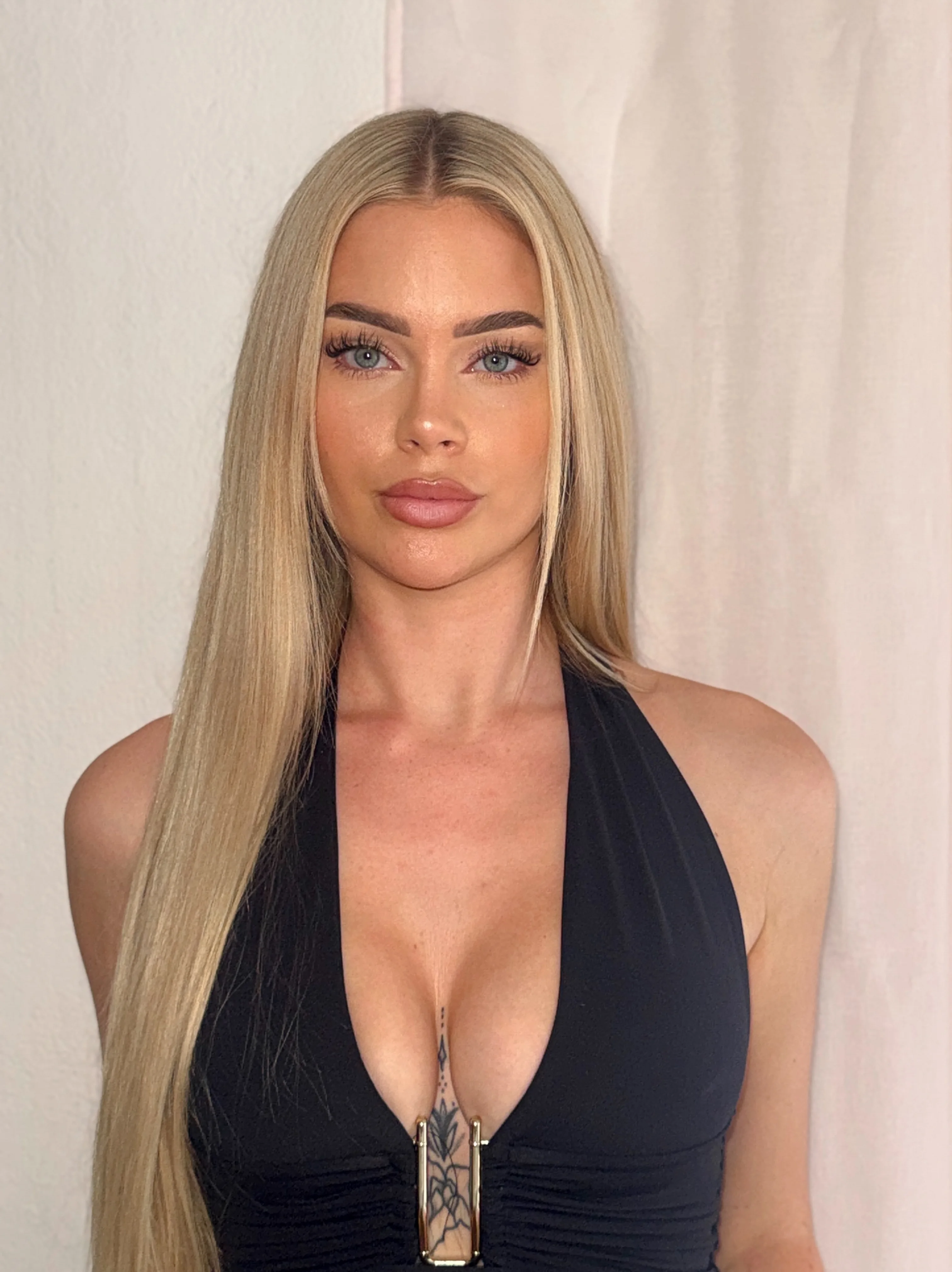 Long Straight Brown Synthetic Wig for Women High Density Natural Hairline Heat Resistant Glueless for Daily Use And Parties