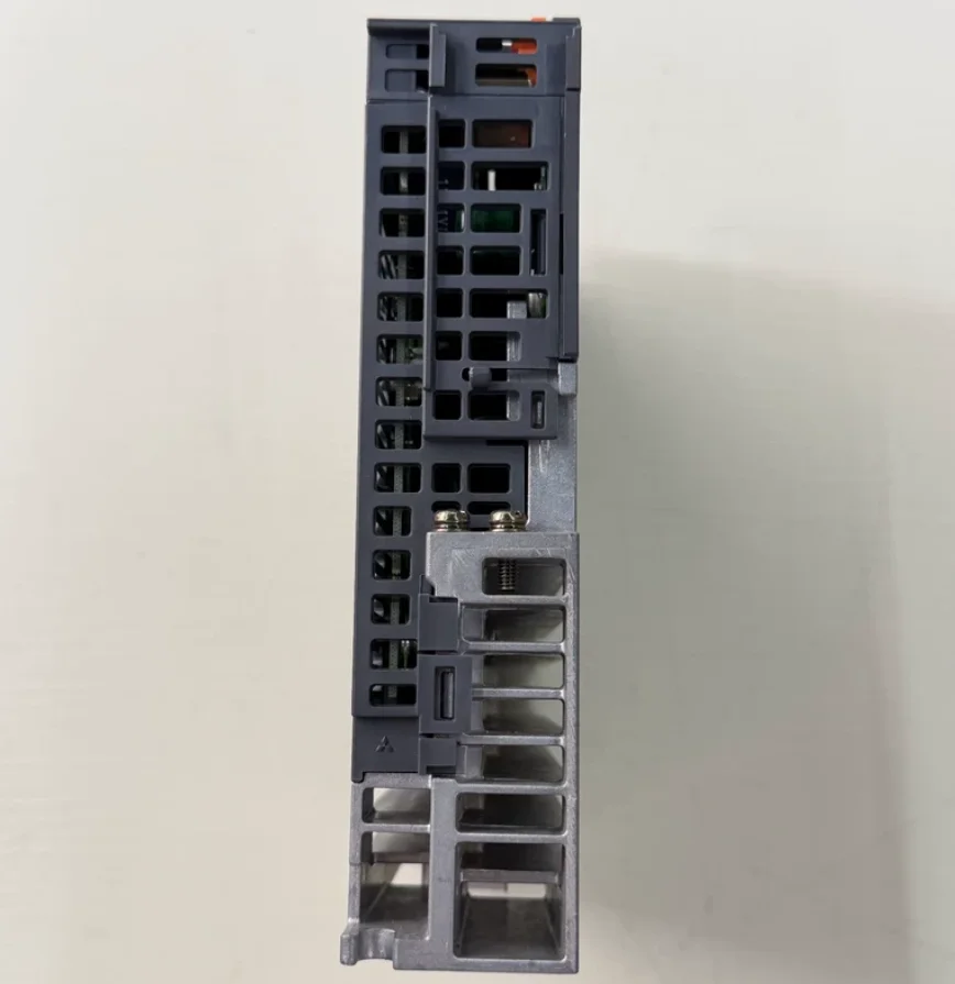 MR-J4-40A       HG-KN13J       HG-SR52J        RX40C7       RY40NT5P       RJ71GF11-T2       TM221C16R